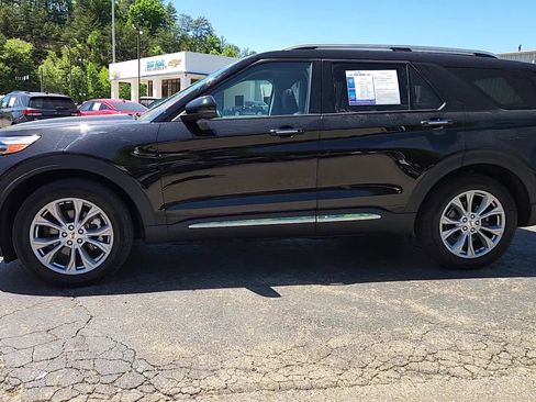 Used 2023 Ford Explorer Limited w/ Limited Technology Package AWD/4WD image 15