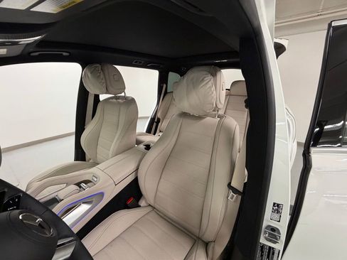 New 2026 Mercedes-Benz GLS 580 4MATIC image 13