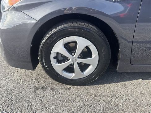 Used 2015 Toyota Prius Four image 10