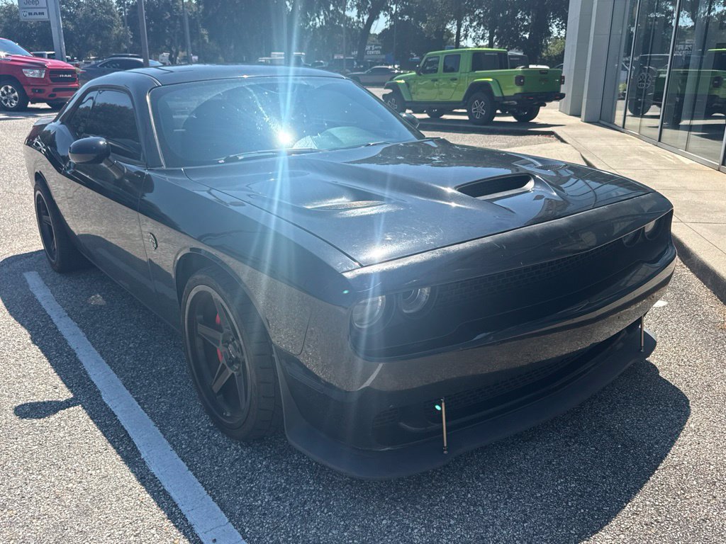 Used 2015 Dodge Challenger SRT Hellcat RWD image 2