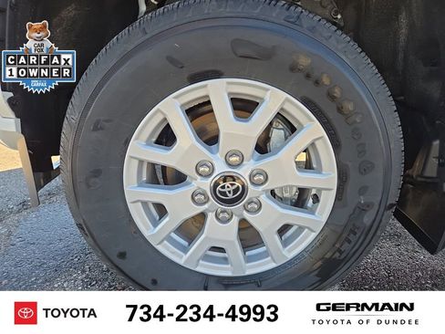 Used 2025 Toyota Tacoma SR5 image 12