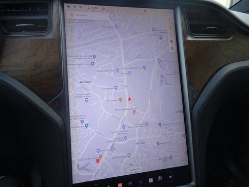 Used 2018 Tesla Model X 75D image 14