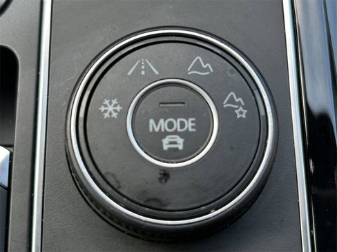 Used 2022 Volkswagen Atlas Cross Sport SEL R-Line image 18