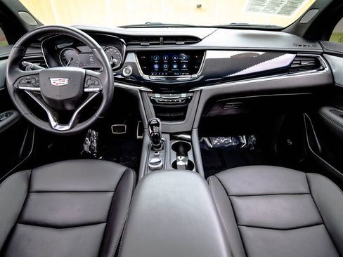 Used 2023 Cadillac XT6 Sport AWD/4WD image 12