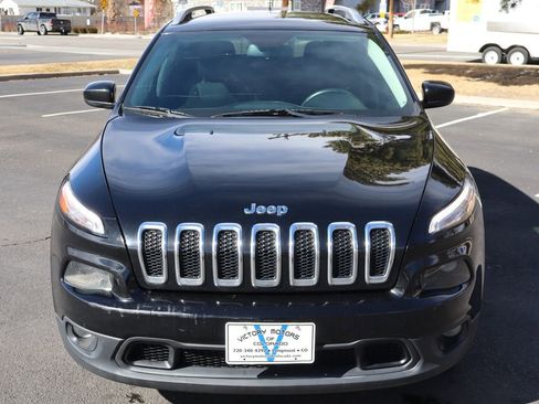 Used 2017 Jeep Cherokee Latitude image 12