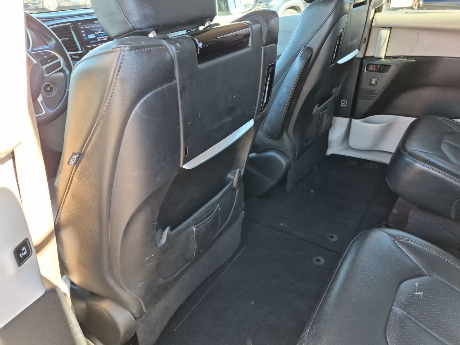 Used 2018 Chrysler Pacifica Touring-L Plus FWD image 18