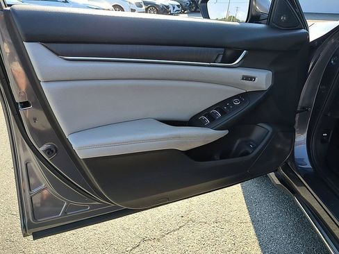 Used 2018 Honda Accord EX-L image 12