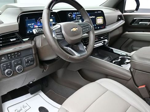 Used 2025 Chevrolet Tahoe LT w/ Advanced Technology Package AWD/4WD image 14