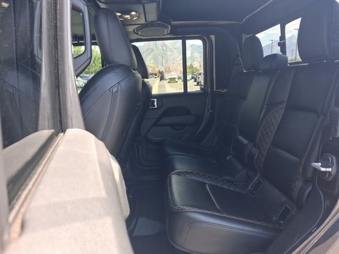 Used 2021 Jeep Gladiator Overland AWD/4WD image 25