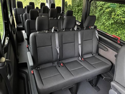 Used 2026 Mercedes-Benz Sprinter 2500 image 3