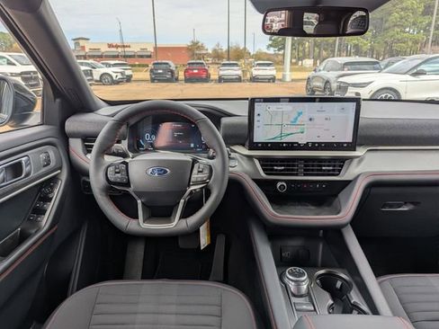 New 2026 Ford Explorer ST-Line w/ ST-Line Street Pack image 5