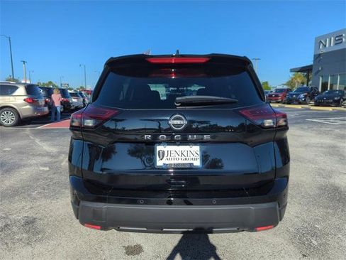Certified 2025 Nissan Rogue S image 6
