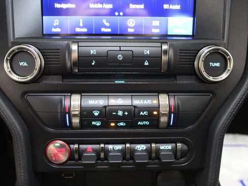 Used 2022 Ford Mustang Shelby GT500 w/ Technology Package RWD image 22