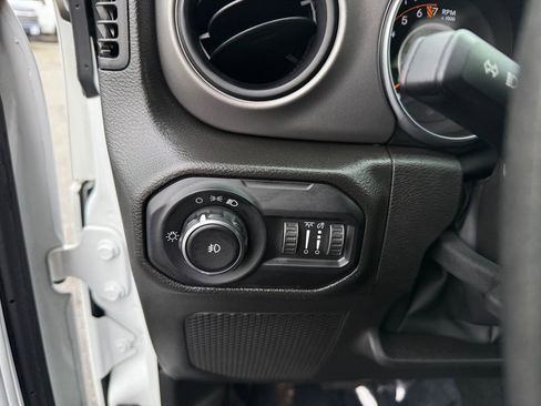 Used 2022 Jeep Wrangler Unlimited Sport AWD/4WD image 17