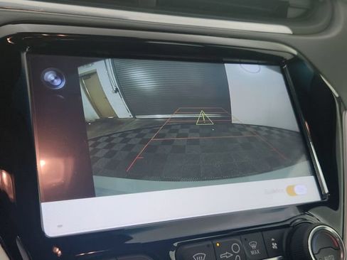 Used 2020 Chevrolet Bolt LT FWD image 26
