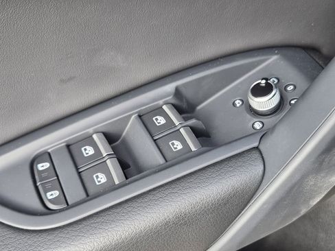 Certified 2024 Audi Q5 2.0T Premium w/ Summer of Audi Package image 28