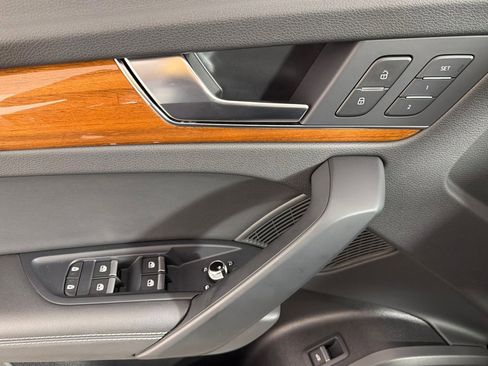 Used 2023 Audi Q5 2.0T Premium Plus w/ Premium Plus Package image 10