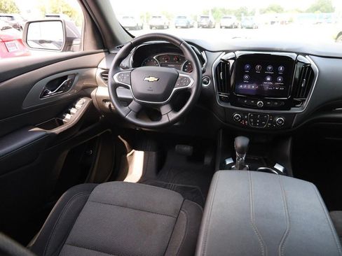 Used 2023 Chevrolet Traverse LT FWD image 24