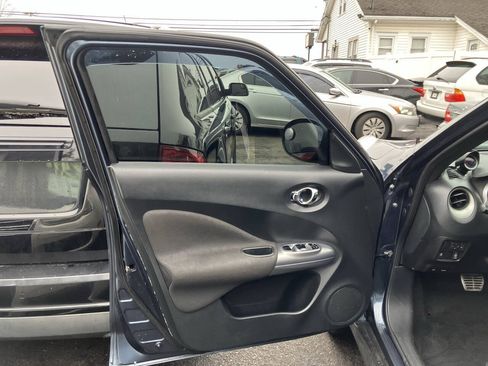 Used 2011 Nissan Juke SL AWD/4WD image 18