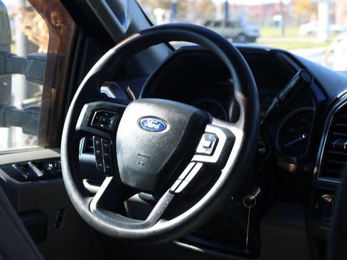 Used 2022 Ford F250 XLT w/ Black Appearance Package image 14