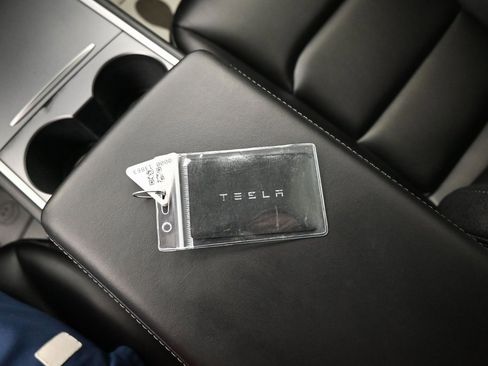 Used 2023 Tesla Model Y Long Range image 16