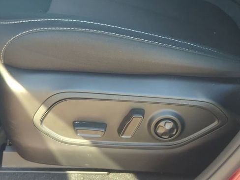 Used 2024 Jeep Grand Cherokee Laredo X image 19