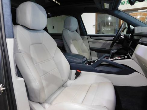 Used 2021 Porsche Cayenne GTS AWD/4WD image 83