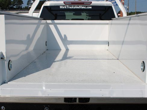 Used 2025 Chevrolet Silverado 2500 W/T w/ WT/CX Safety Package AWD/4WD image 21
