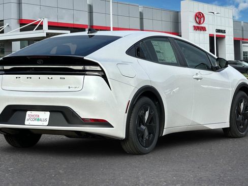 New 2026 Toyota Prius Plug-In Hybrid image 5