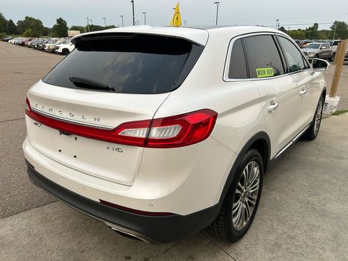 Used 2016 Lincoln MKX Reserve w/ Climate Package AWD/4WD image 5