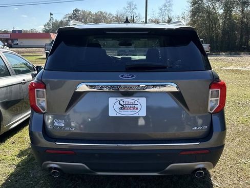 Certified 2023 Ford Explorer Limited w/ Equipment Group 301A image 4