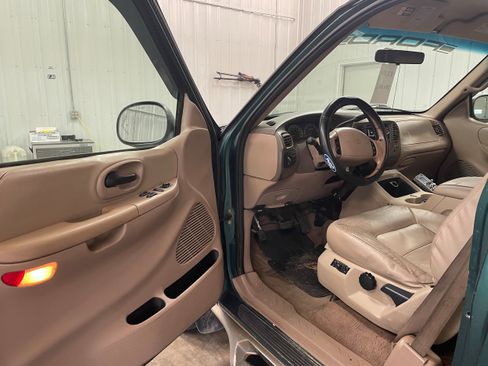 Used 1999 Ford F150 XLT image 9