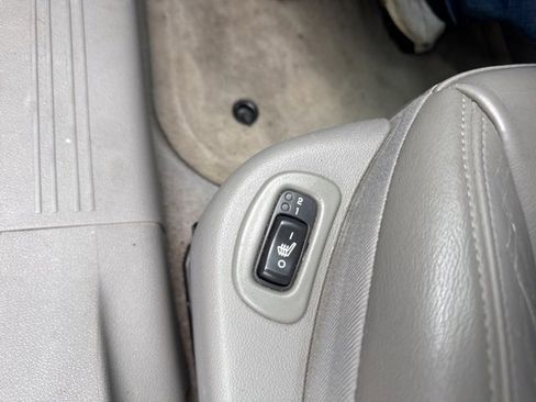 Used 2009 Saturn Aura XR image 19