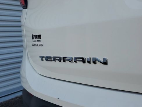 Used 2024 GMC Terrain SLE FWD image 7