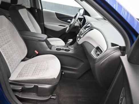 Used 2022 Chevrolet Equinox LS w/ LS Convenience Package AWD/4WD image 8