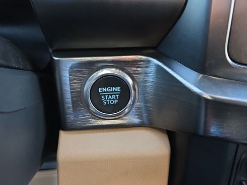 Used 2023 Ford F250 Lariat w/ Chrome Package image 38