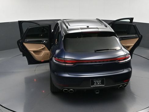 Certified 2021 Porsche Macan S AWD/4WD image 32