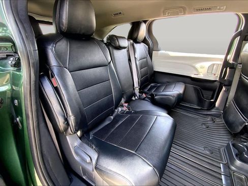 Used 2025 Toyota Sienna LE FWD image 19