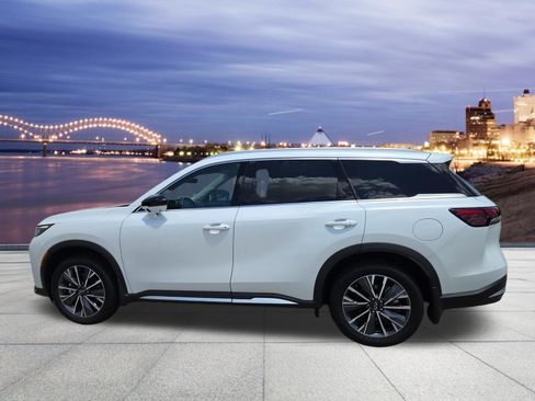 Used 2026 INFINITI QX60 Luxe w/ Family Package FWD image 3