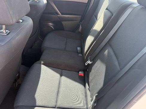 Used 2010 MAZDA MAZDA3 i Touring FWD image 12