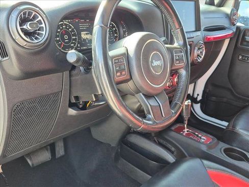 Used 2013 Jeep Wrangler Unlimited Sahara w/ Connectivity Group AWD/4WD image 9