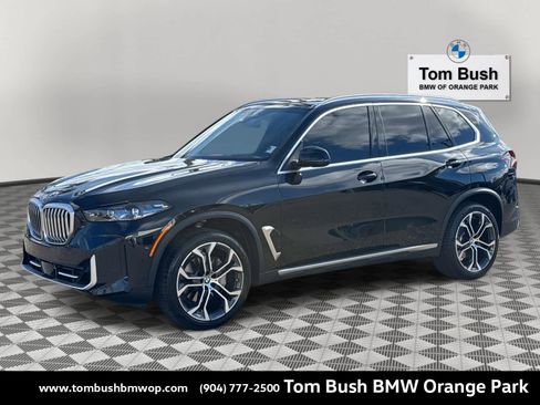 Used 2025 BMW X5 sDrive40i w/ Premium Package image 1