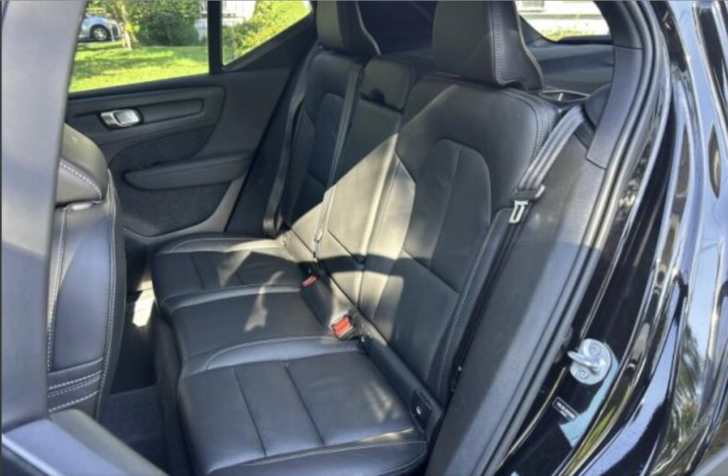 Used 2024 Volvo XC40 B5 Plus w/ Climate Package AWD/4WD image 10
