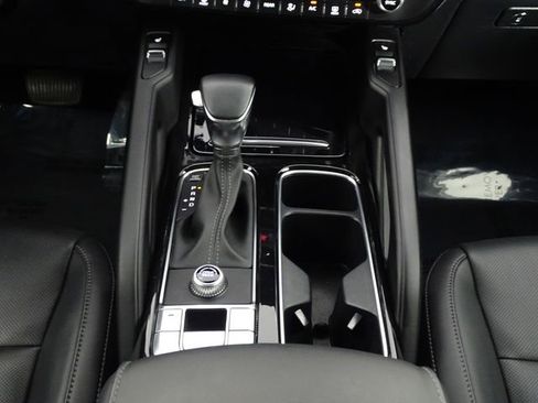 Used 2024 Kia Telluride S image 35