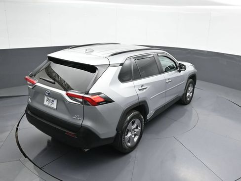 Certified 2022 Toyota RAV4 LE AWD/4WD image 37