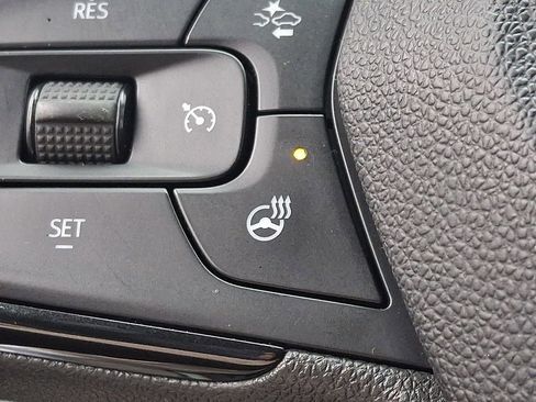 Certified 2024 Chevrolet Trax RS w/ Sunroof Package image 25