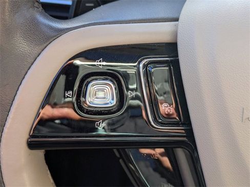 Used 2022 Lincoln Corsair Reserve w/ Equipment Group 201A image 28