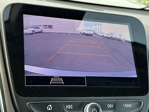 Used 2021 Chevrolet Malibu LT image 20