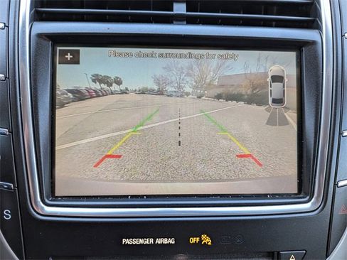 Used 2019 Lincoln Nautilus Select image 21