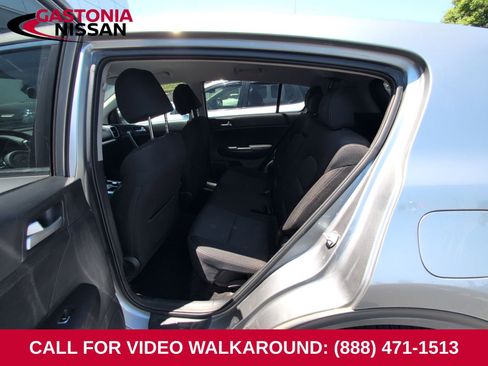 Used 2021 Kia Sportage LX FWD image 11